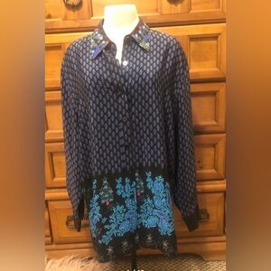 Vintage Diane Furstenberg silk geometric blouse. Size Large